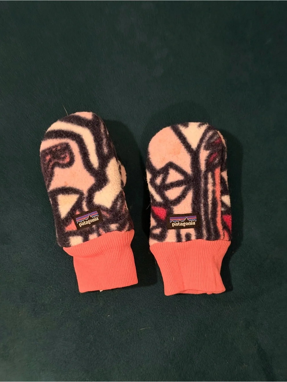 Patagonia Kids Coral Pink & Navy Patterned Fleece Mittens